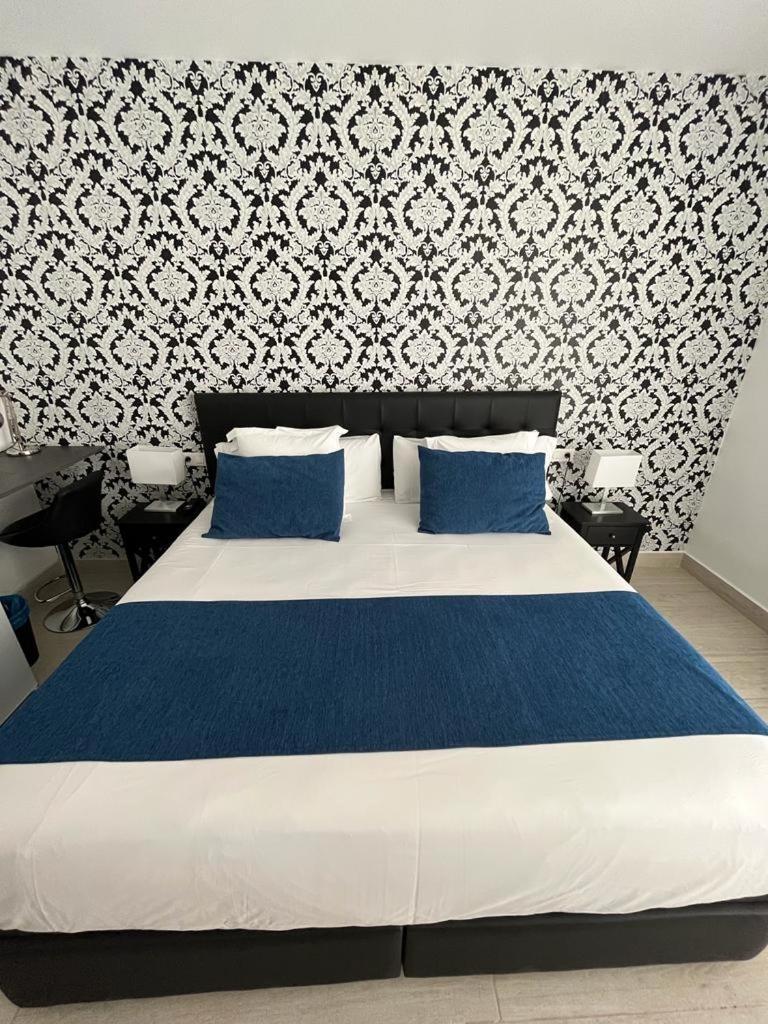 Hostal Boutique I Host You Madrid Exterior photo